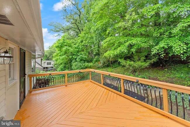 Building Photo - 2660 Oakton Glen Dr