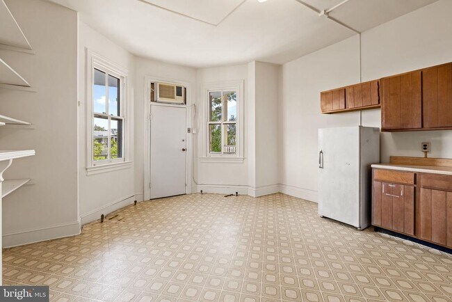 Building Photo - 2444 Eutaw Pl