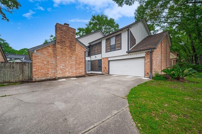 Primary Photo - 520 S Rivershire Dr
