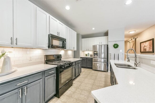 Building Photo - 3303 Barnes Ln