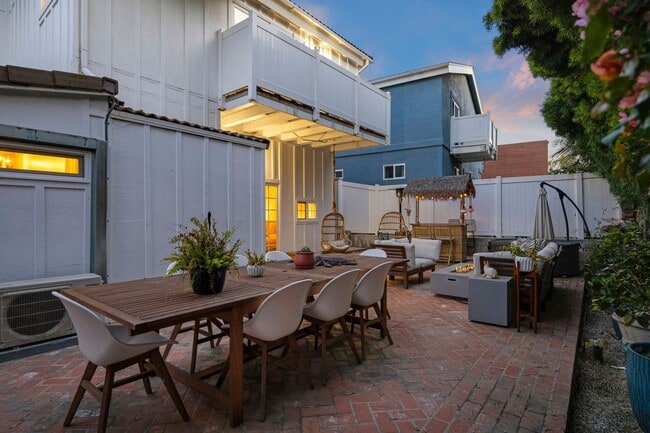 Building Photo - Ventura | Pierpont | 4 Bedroom + 3 Bathroom