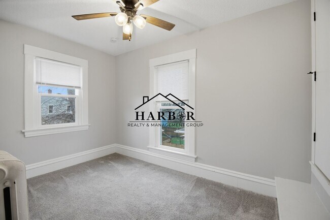Building Photo - 1/2 Off first full month of rent!