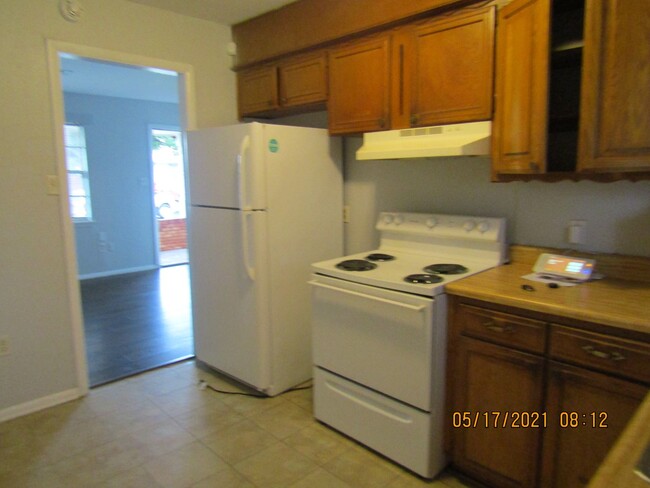 Building Photo - GOOCH ACRES!!