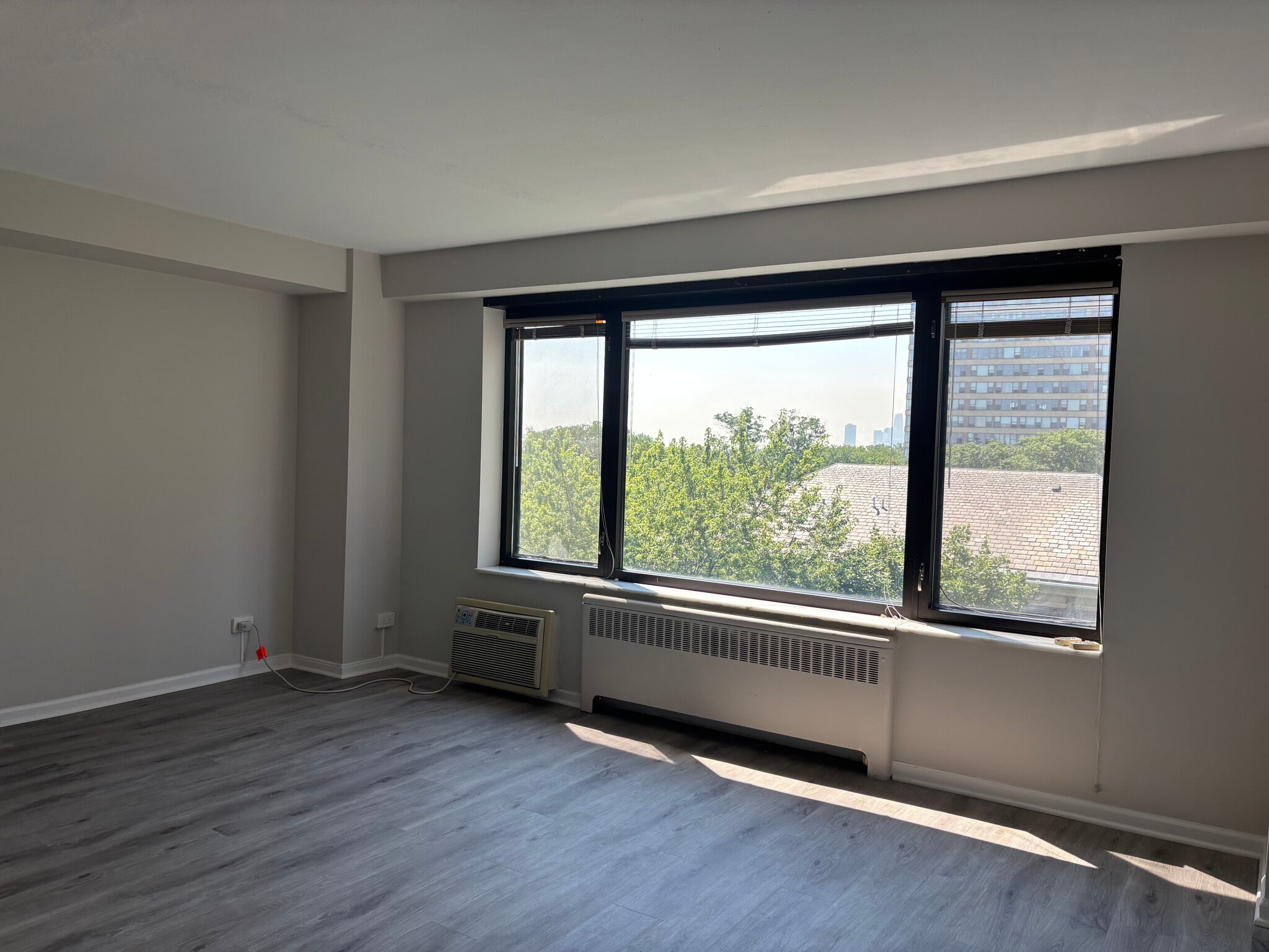 Building Photo - 3100 N Lake Shore Dr