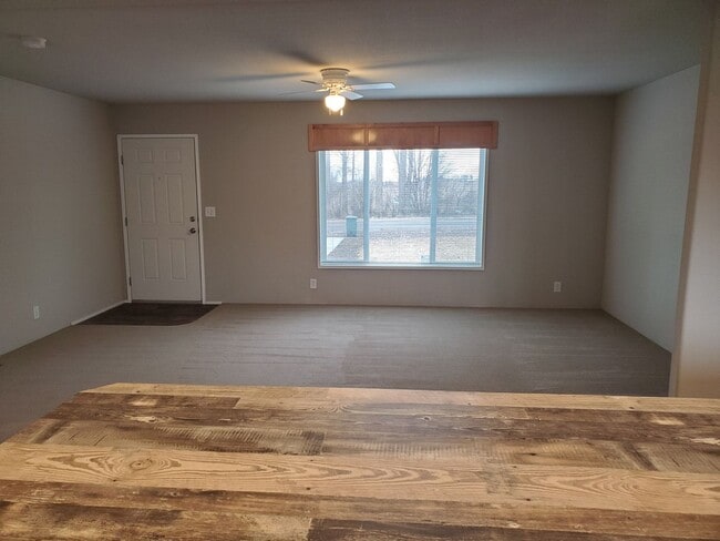 Building Photo - 65203 Hull Ln