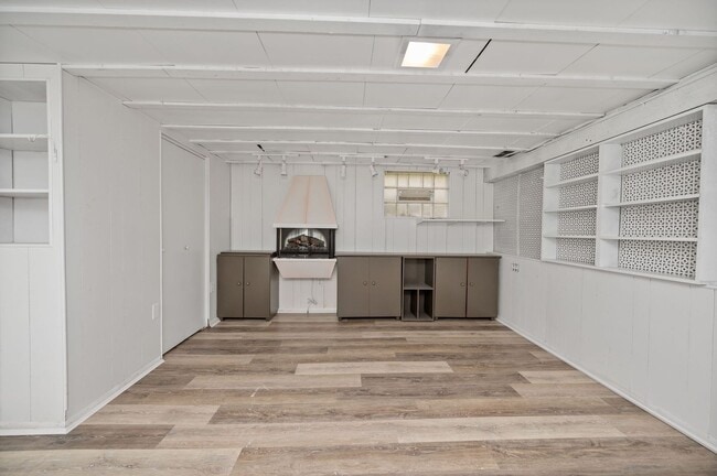 Building Photo - CHEVIOT- Charming 3 bedroom 1.5 bath