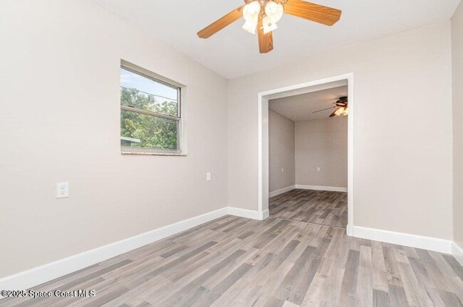 Building Photo - 1744 Valencia Ave