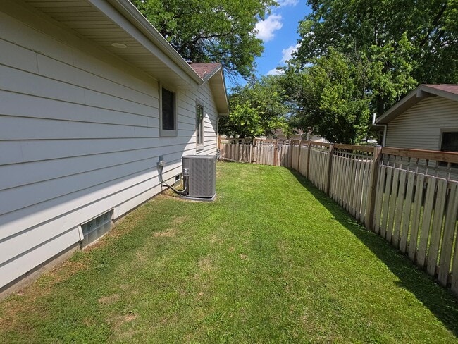 Building Photo - Updated 3 bedroom 2 bathroom Oak Creek ranch