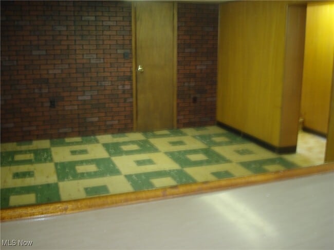 Building Photo - 5757 Mayfield Rd