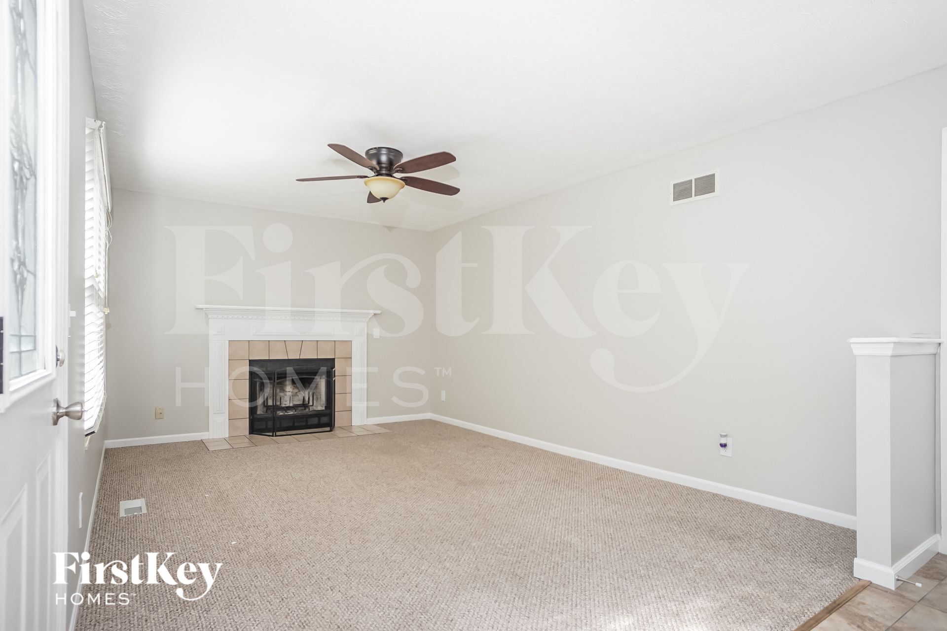 Building Photo - 935 Saffron Ln