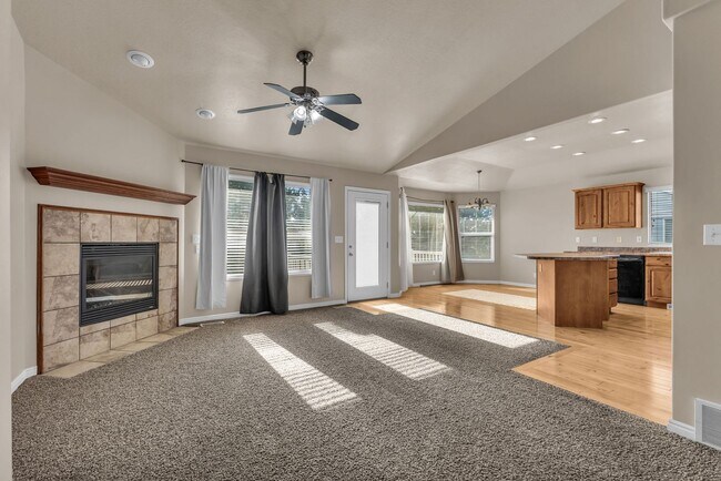 Building Photo - 574 E 200 N
