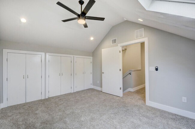 Building Photo - 7bed/4bath in West Campus