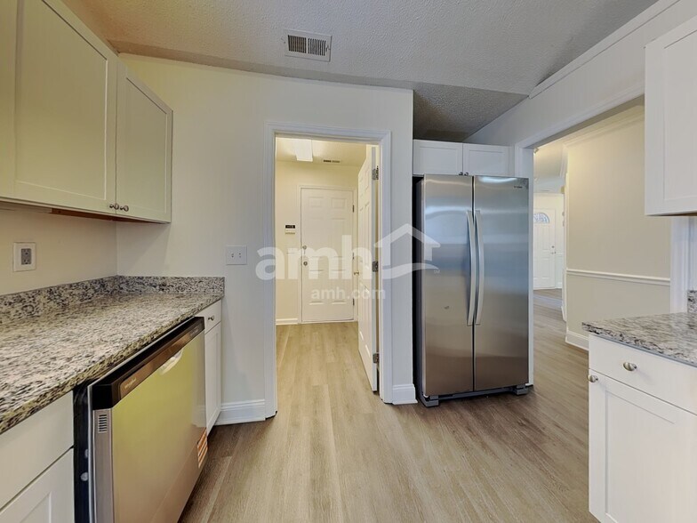 Building Photo - 1954 Waccamaw Path