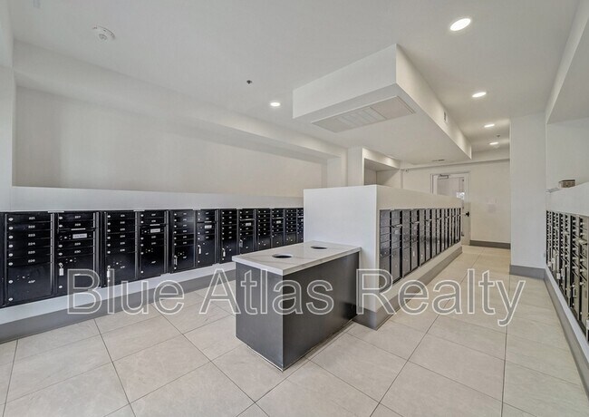 Building Photo - 2700 Old Denton Rd