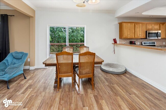 Building Photo - Spacious 5BD/3BA Home!