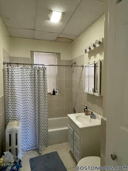 Building Photo - 879 Beacon St