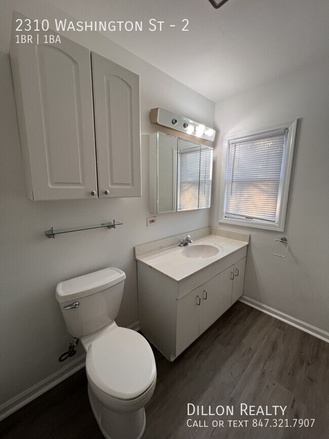 Building Photo - 2310 Washington St