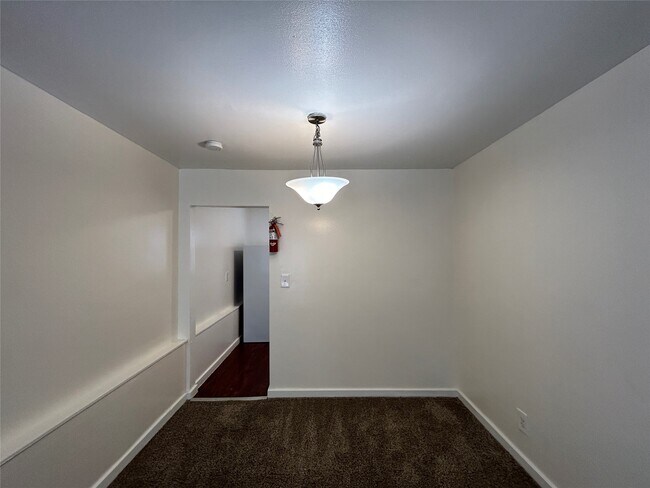 Building Photo - 5415 Scott St