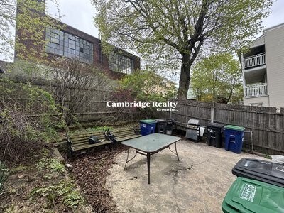 Building Photo - 94 Heath St