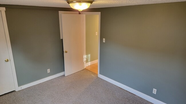 Building Photo - 115 Paul Manafort Dr