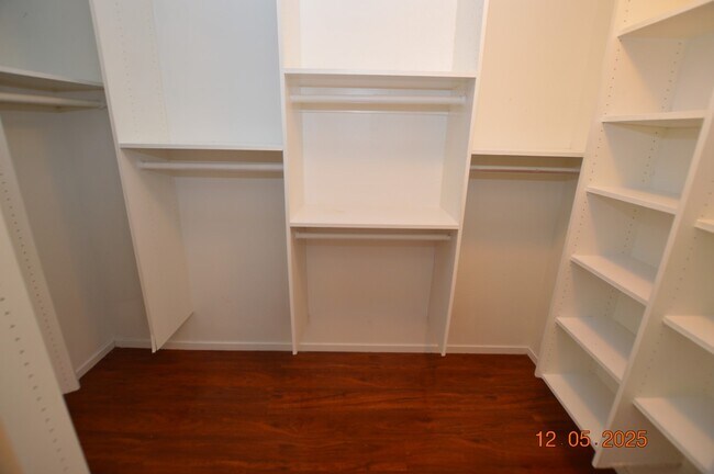 Building Photo - 604 Princess Ave