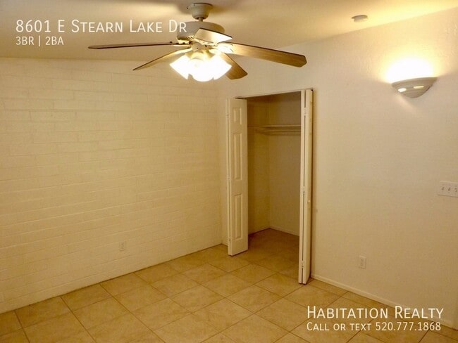 Building Photo - 8601 E Stearn Lake Dr