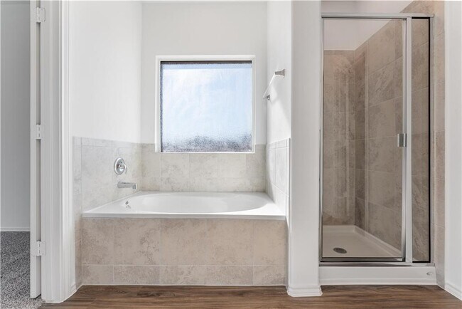 Building Photo - 924 Bluewood Bend