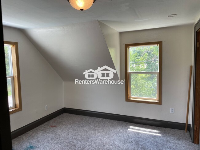 Building Photo - 1630 70th Ave