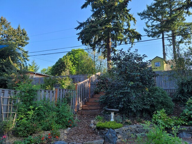 Building Photo - 1110 SE 113th Ave