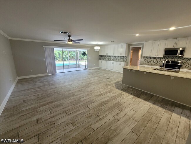 Building Photo - 117 Big Springs Dr