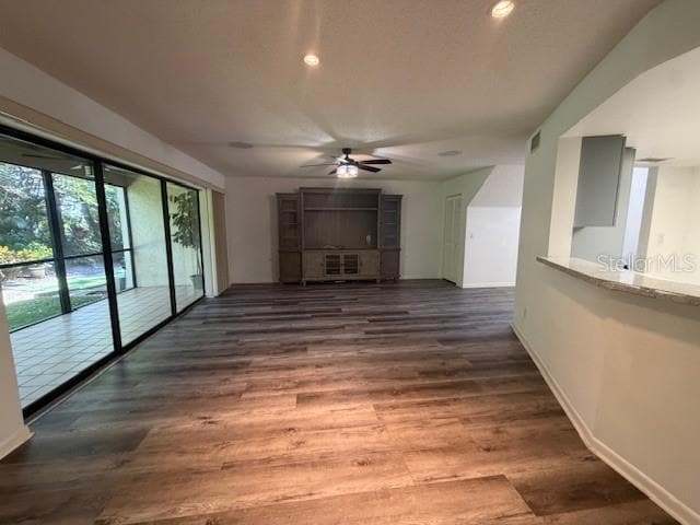 Building Photo - 1913 Whispering Way