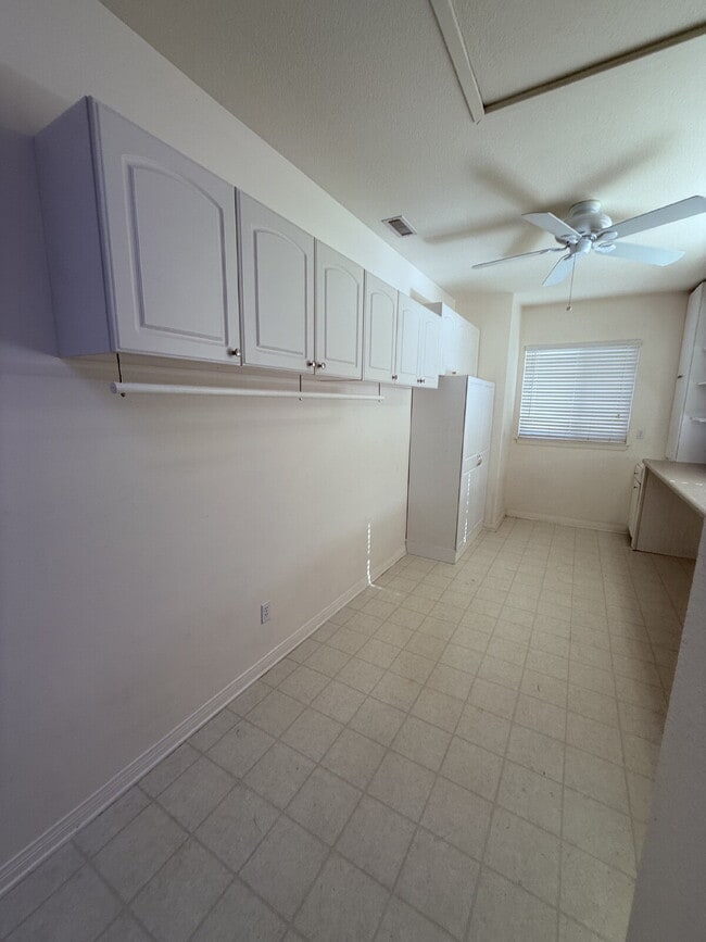 Building Photo - Spacious 5-Bed Family Home w/ 3-Car Garage Near Top Schools in Orange Crest.  One large bedroom a...