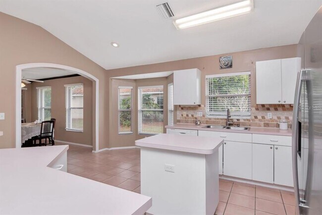 Building Photo - 314 Fountainview Cir