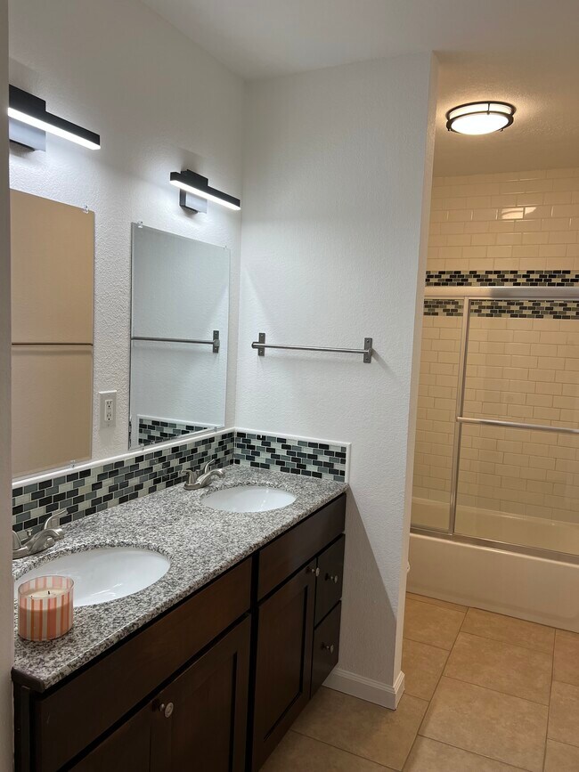 Building Photo - 22724 Figueroa St