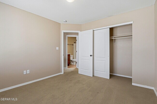 Building Photo - 3165 Sarina Cir