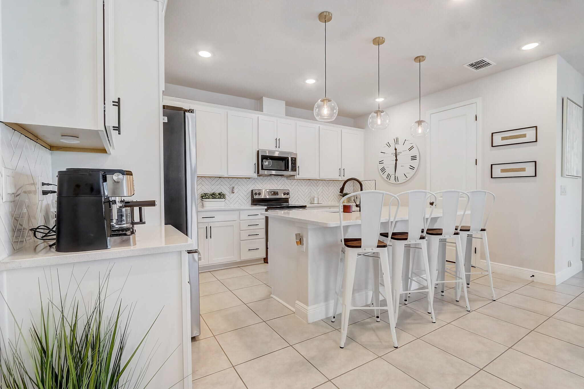 Building Photo - 362 Sofia Ln