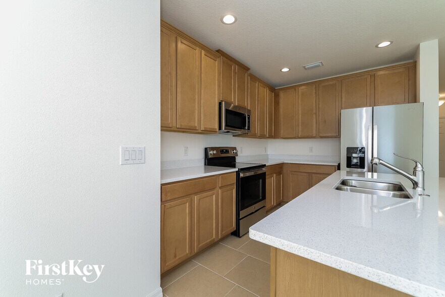 Building Photo - 705 Fiddlesticks Dr