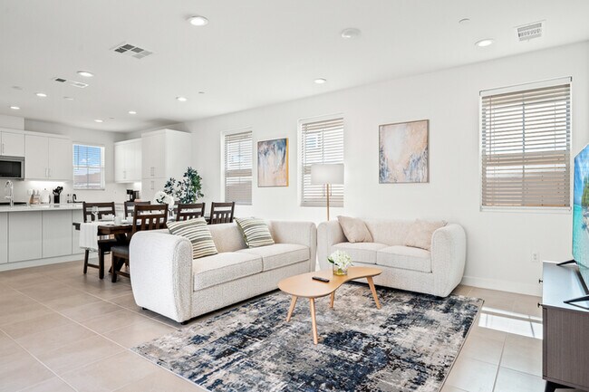 Building Photo - Turnkey Furnished 4BR Home in Palm Desert ...