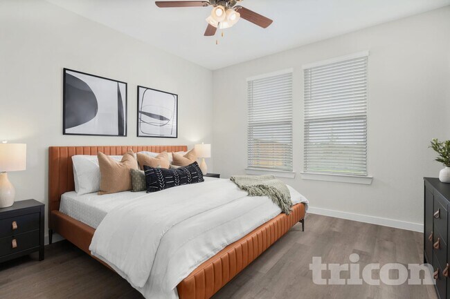 Building Photo - 8005 Calhoun Vly Dr