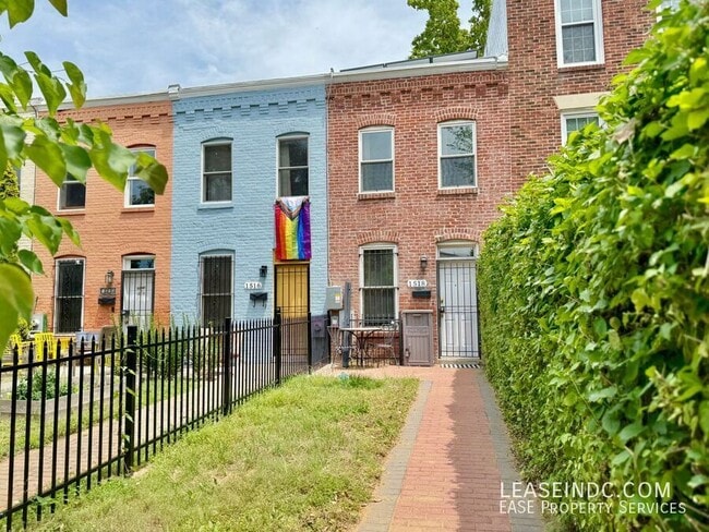 Primary Photo - 1518 Massachusetts Ave SE