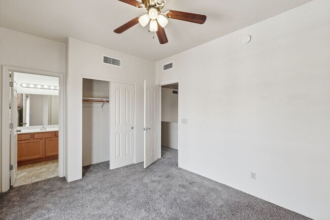 Building Photo - 630 Harvill Dr