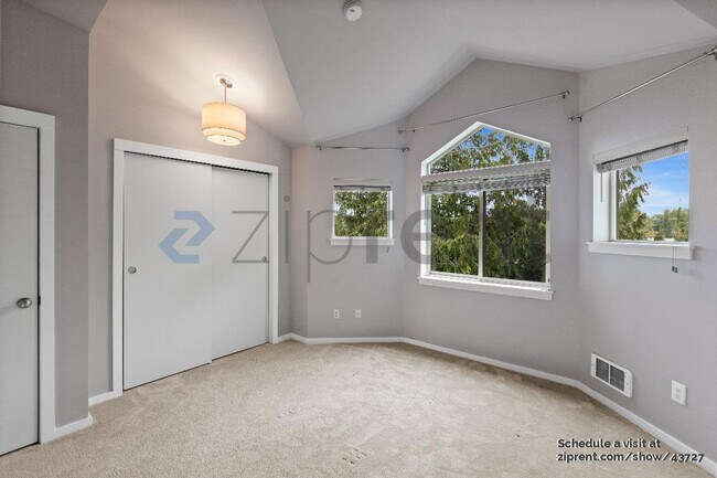 Building Photo - 11570 Stone Ave N
