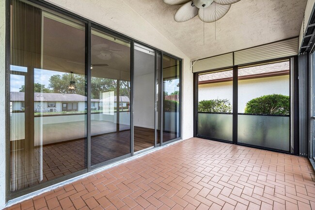Building Photo - 4932 Boxwood Cir