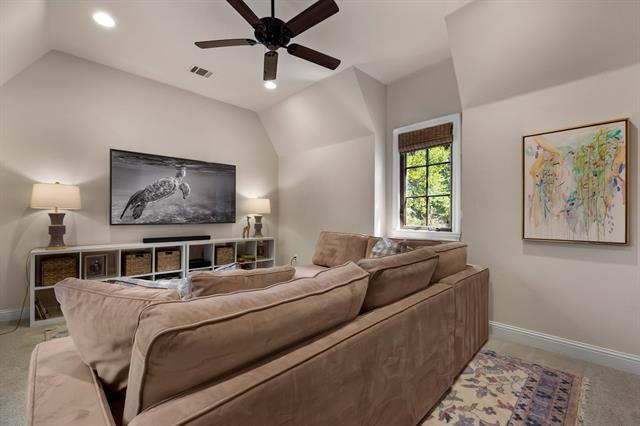 Building Photo - 8129 San Fernando Way