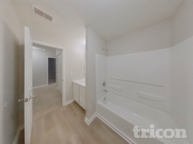 Building Photo - 2108 Wilkinson Dr