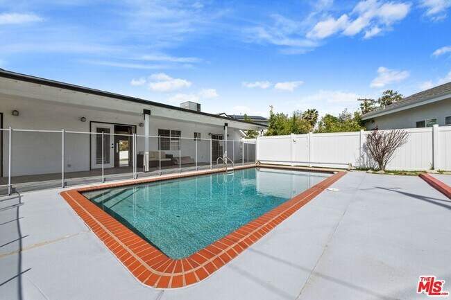 Building Photo - 17601 Caprino Pl