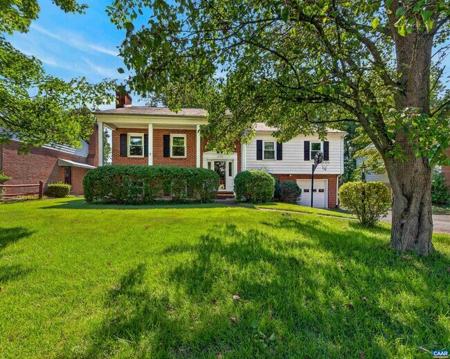 Building Photo - 308 Eastbrook Dr
