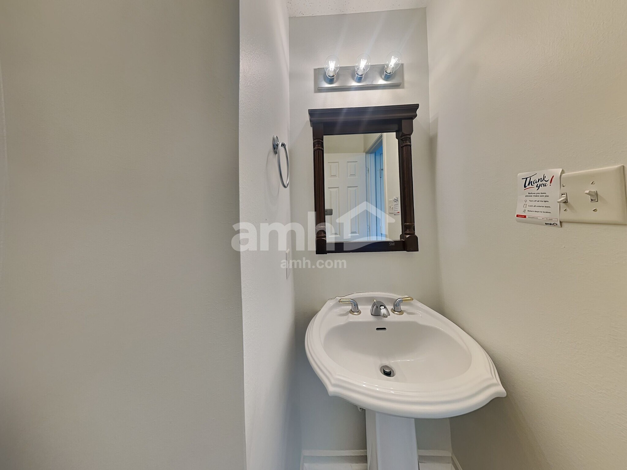 Building Photo - 8404 S Shady Trail Dr