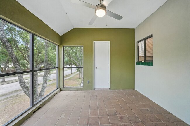 Building Photo - 4144 Greystone Way