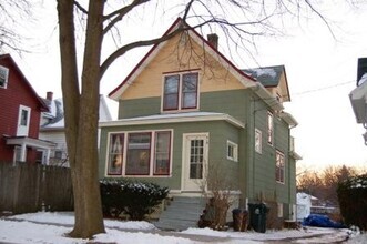 Building Photo - 418 S Orchard St